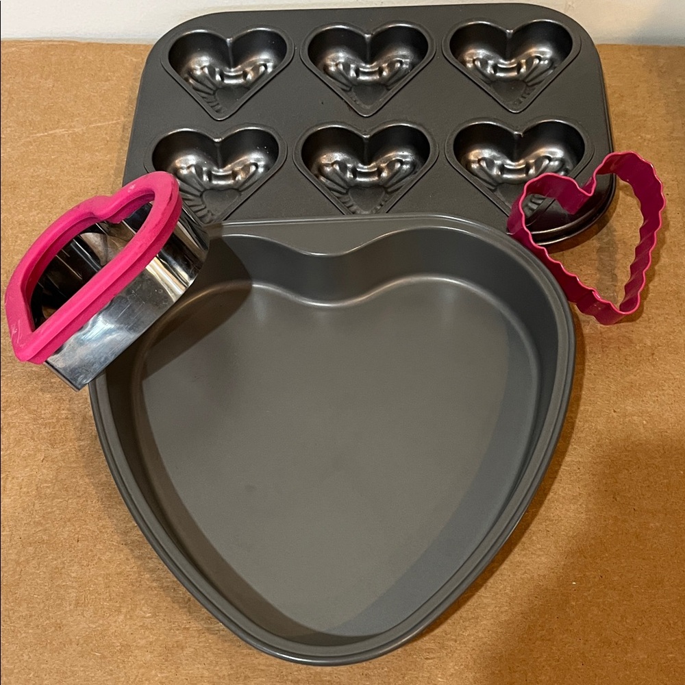 Heart-Shaped Bakeware Set